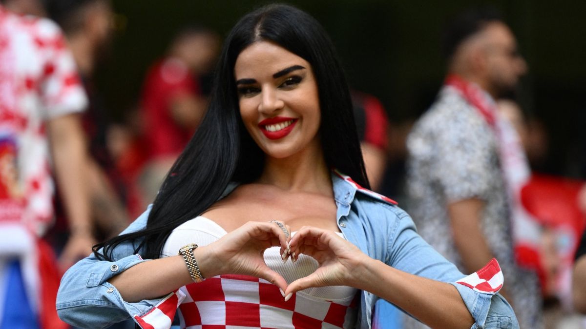 FOTO: Adu Pesona Suporter Cantik di Euro 2024 dan Copa America 2024