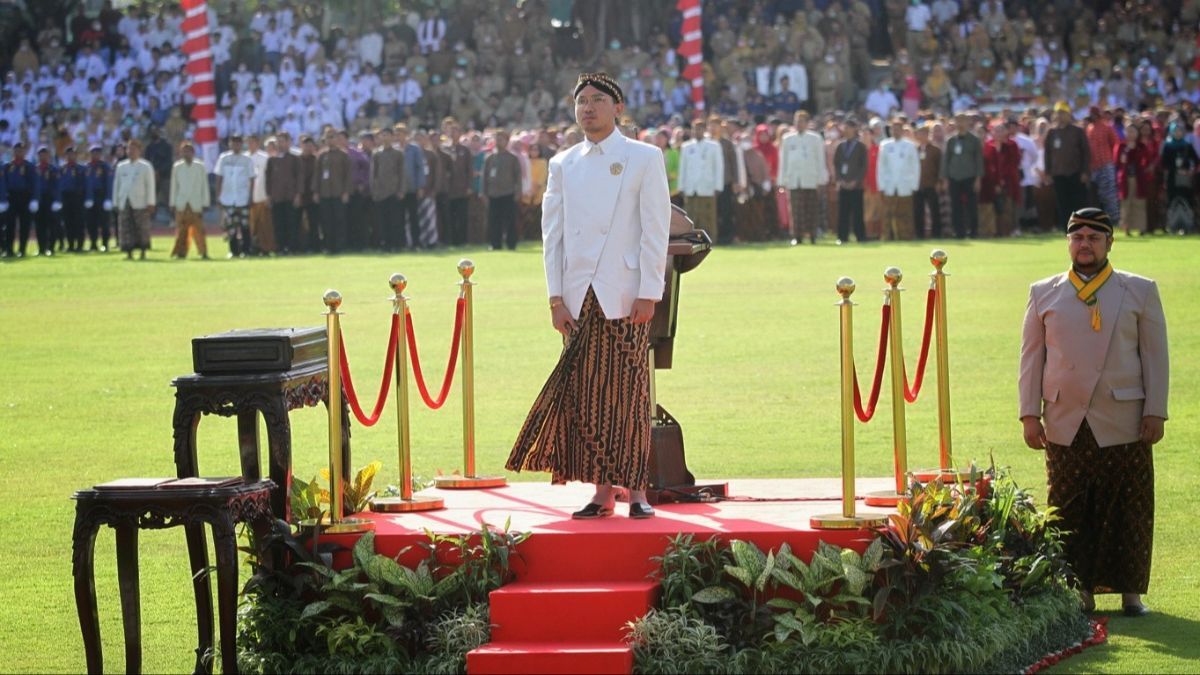 Lakukan Blusukan ke Pasar hingga Main Bulu Tangkis Bareng Warga, Begini Cara Mangkunegara X Sambut Tahun Baru Jawa