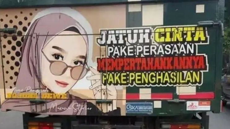 9 Potret Tulisan di Bak Truk Ala Sadboy, Benar-benar Bikin Baper Maksimal