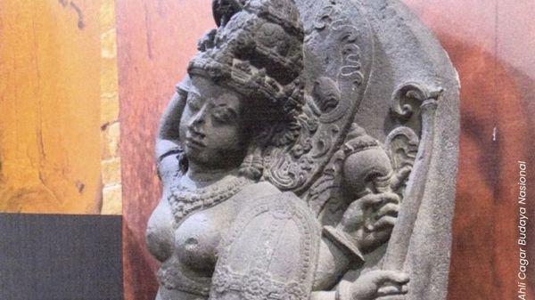 Potret Arca Durga dari Candi Jawi, Patung dengan Wajah Cantik dan Tubuh Menggairahkan