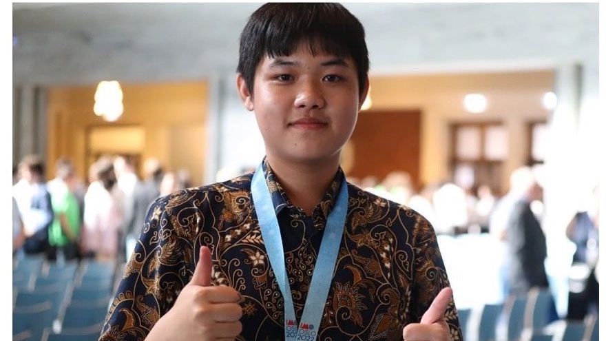 Transformasi Sandy Kristian, Raih Medali OSN Sejak SD Kini Double Major Matematika dan Ilmu Komputer di NUS