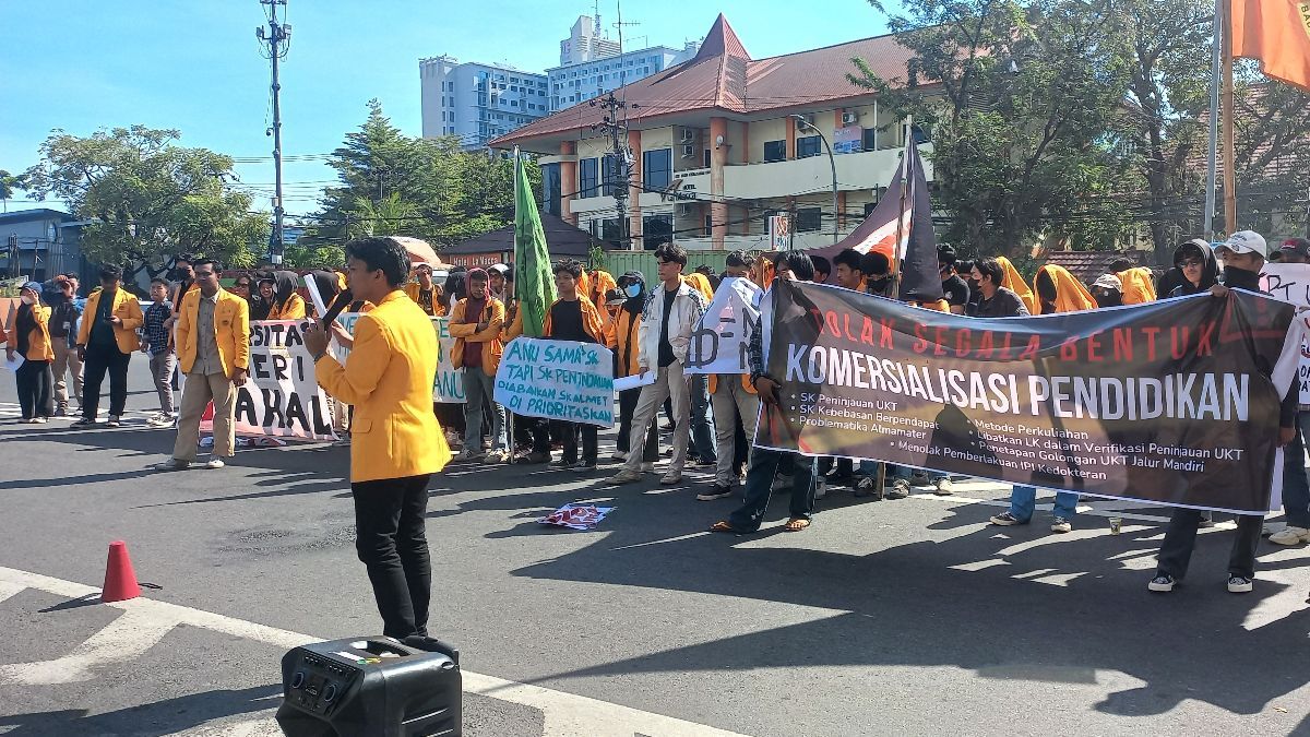 Pengakuan Mahasiswa UNM yang Didorong Dosen Gara-Gara Protes Kebijakan Kampus