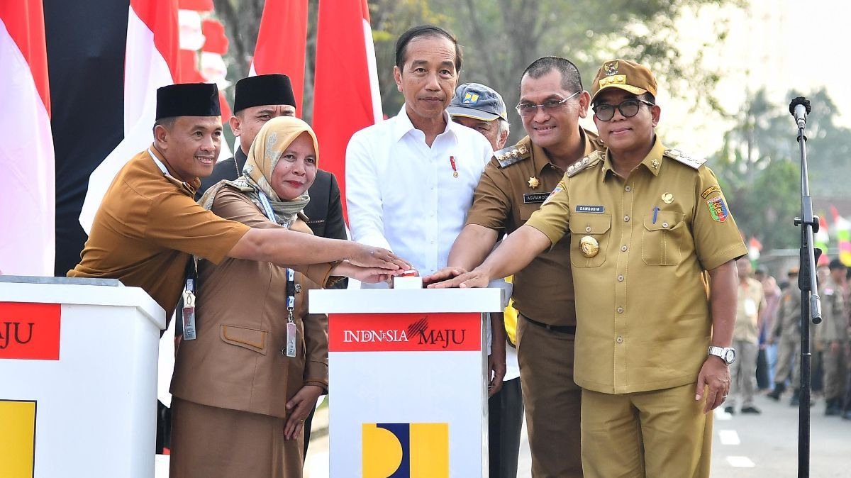 Presiden Jokowi Resmikan Infrastruktur Jalan di Lampung Utara Senilai Rp806 Miliar