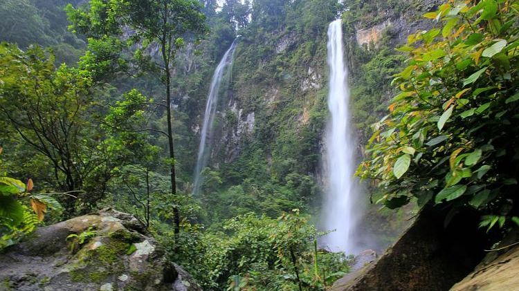 Hadirkan Sensasi Kabut Eksotis, Curug Cileat Subang Dijamin Sembuhkan Hati yang Kusut