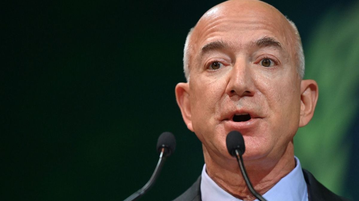 Jeff Bezos Pernah “Iseng” Telepon CS Kantornya, Reaksinya Malah Buat Dia Tertawa