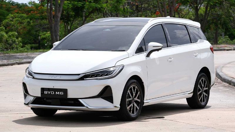 BYD Pastikan Peluncuran M6 di GIIAS 2024, MPV Listrik Pertama di Indonesia