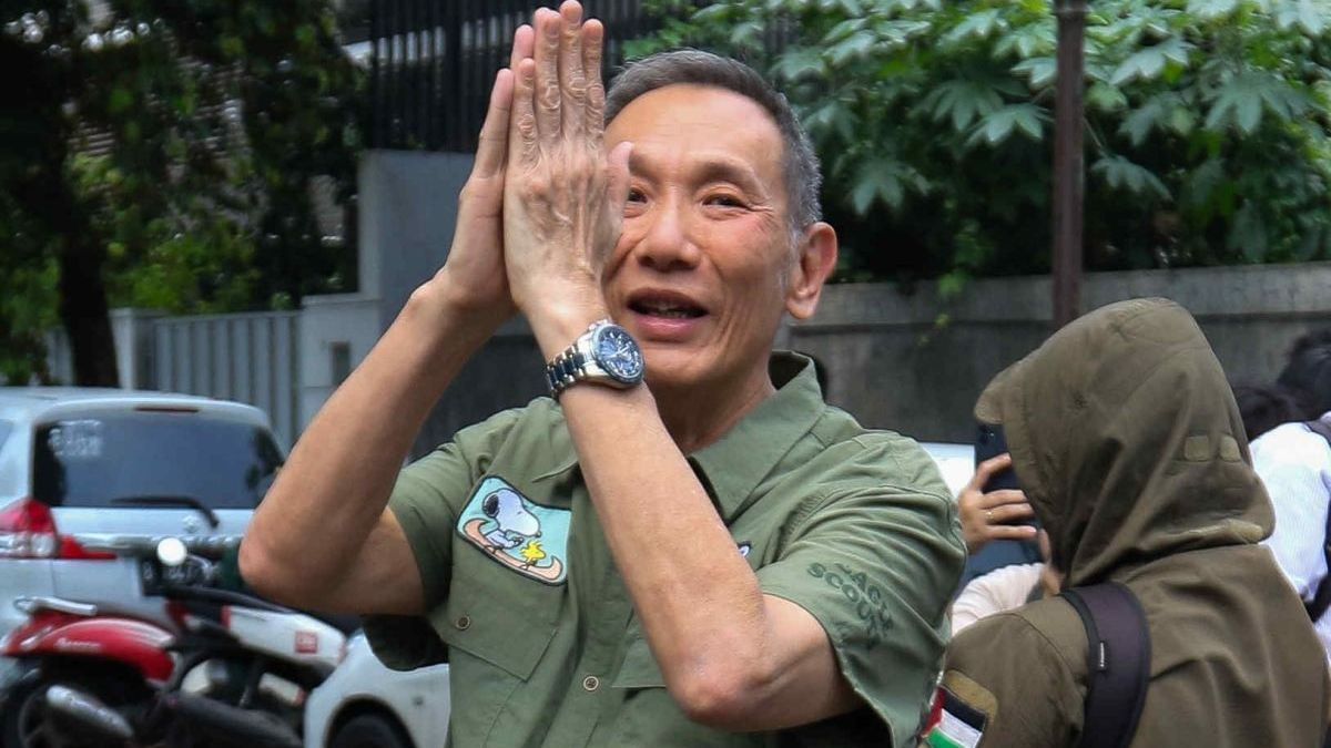 FOTO: Pakai Baju Hijau Army, Bos Jalan Tol Jusuf Hamka Silaturahmi ke Rumah Mahfud MD