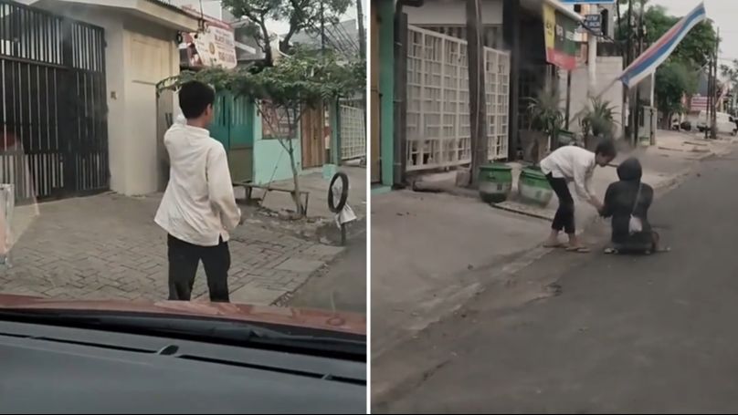 Bertemu Pria Disabilitas saat Perjalanan, Aksi Bocah Turun dari Mobil Ini Banjir Pujian