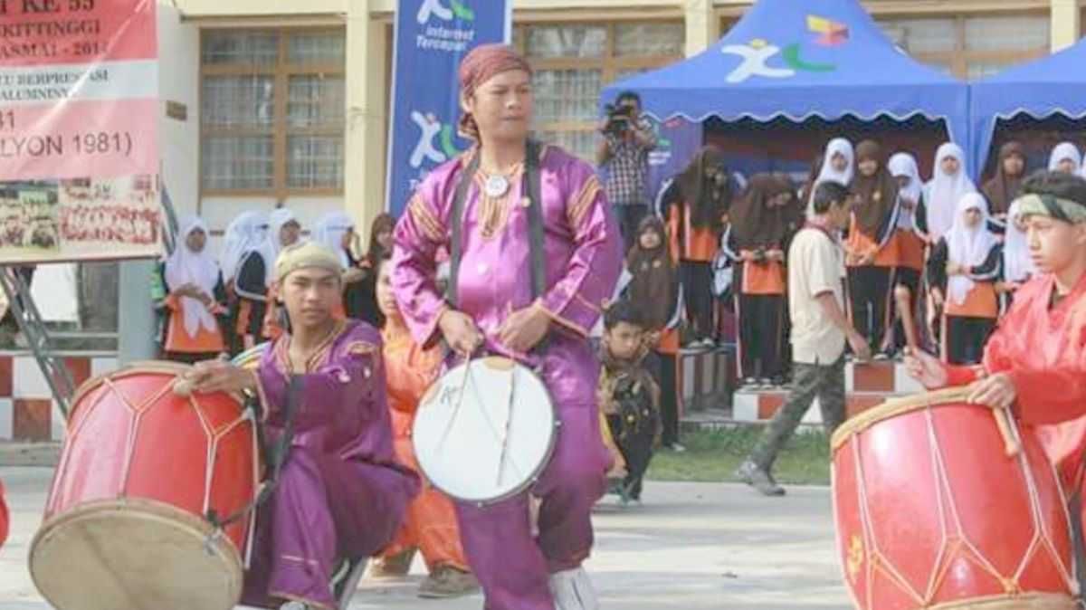 Uniknya Tambua Tasa, Pertunjukan Musik Grup Penabuh Gendang dari Pariaman