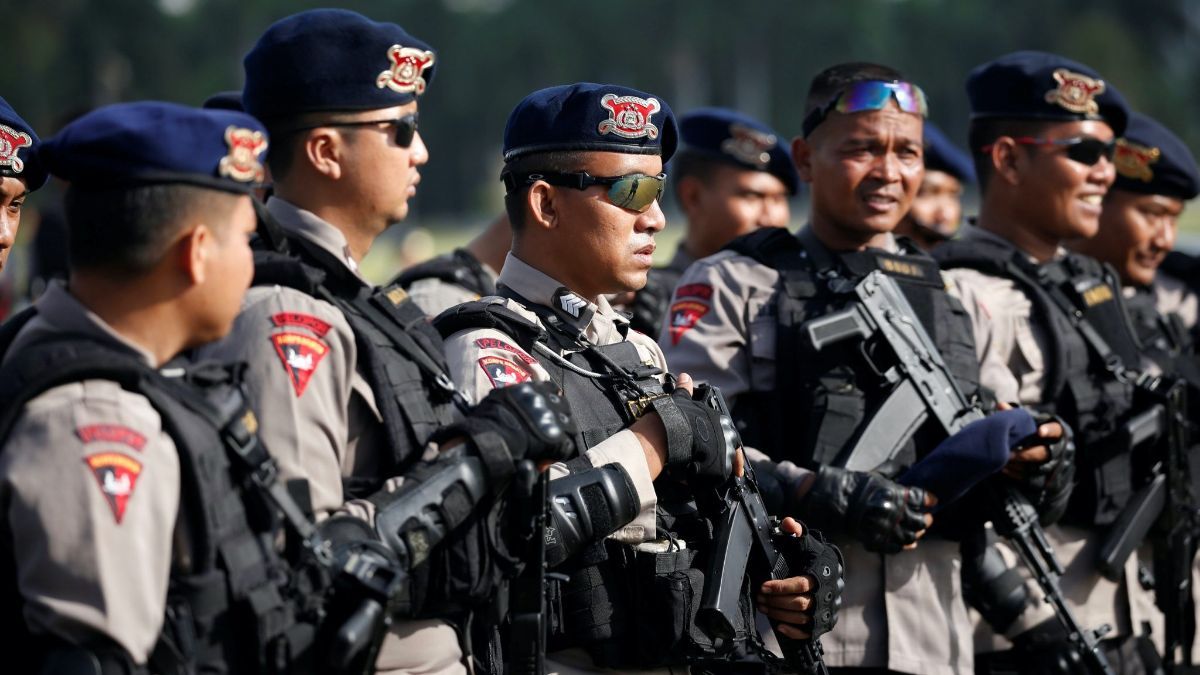 Beruntungnya Anggota Polres Lombok Timur, Dompetnya Kosong Langsung Diisi Kapolres saat Apel Pagi