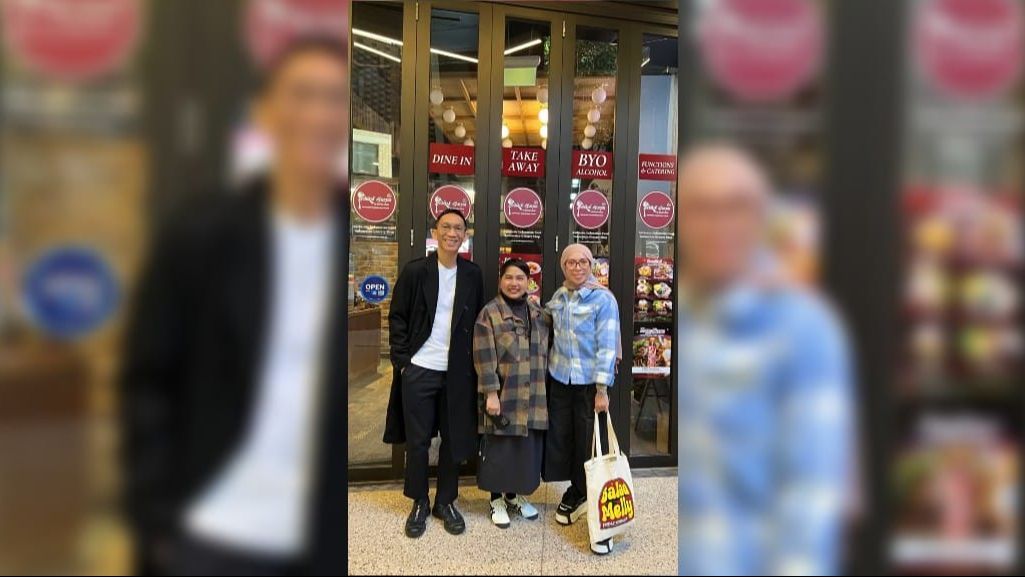 Liburan di Brisbane, Melly Goeslaw Bahagia Ada Restoran Indonesia di Dekat Tempat Tinggal Anaknya 'Bisa Titip Abe'