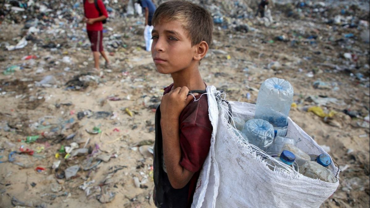 FOTO: Sedih Melihat Hidup Anak-Anak Gaza, Kondisinya Kian Memprihatinkan Jadi Pemulung di Tempat Sampah