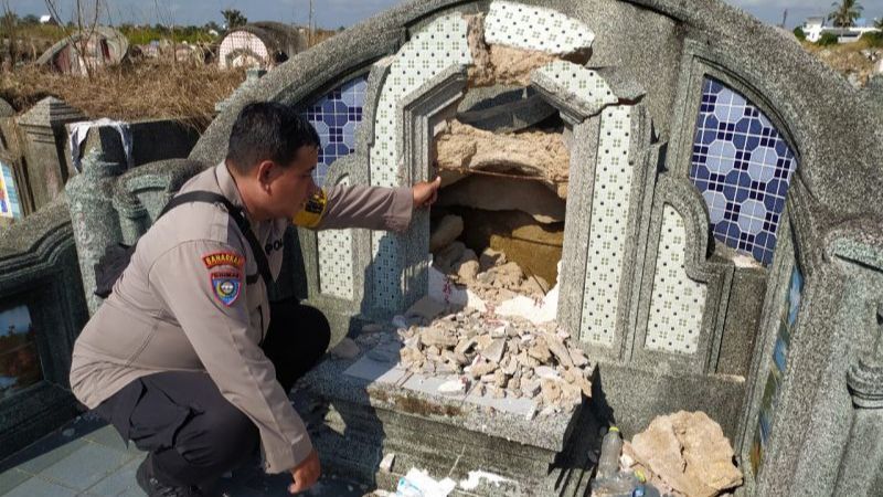 Belasan Makam Etnis Tionghoa Diacak-acak Orang Tak Dikenal, Besi dan Papan Nisan Hilang