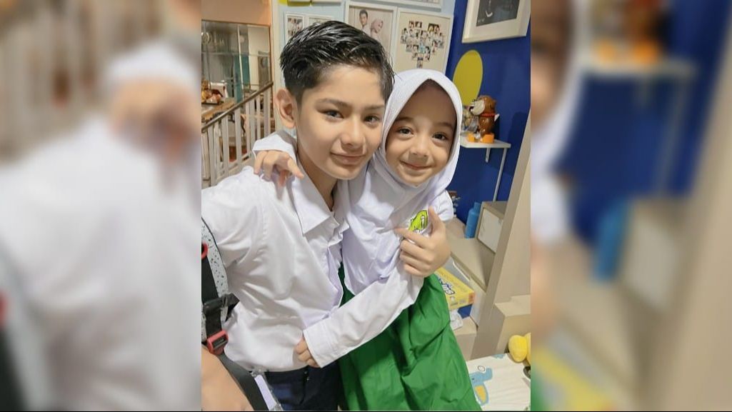 Potret King Faaz dan Queen Eijaz saat Hari Pertama Masuk Sekolah, Fairuz A Rafiq Sempat Melow Gara-gara ini