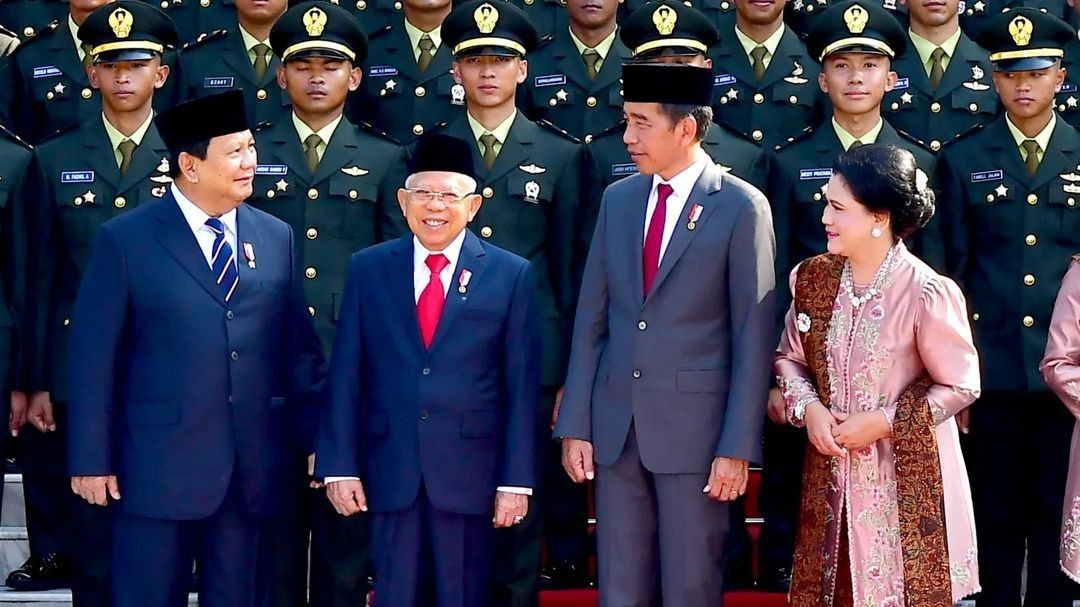 Prabowo Subianto Pijat Tipis-Tipis Maruf Amin di Acara Praspa TNI Polri, ini Momen Akrabnya Ada Jokowi