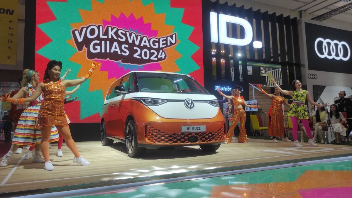 Volkswagen Resmi Luncurkan VW ID. Buzz di GIIAS 2024, Harga Rp1,3 Miliar