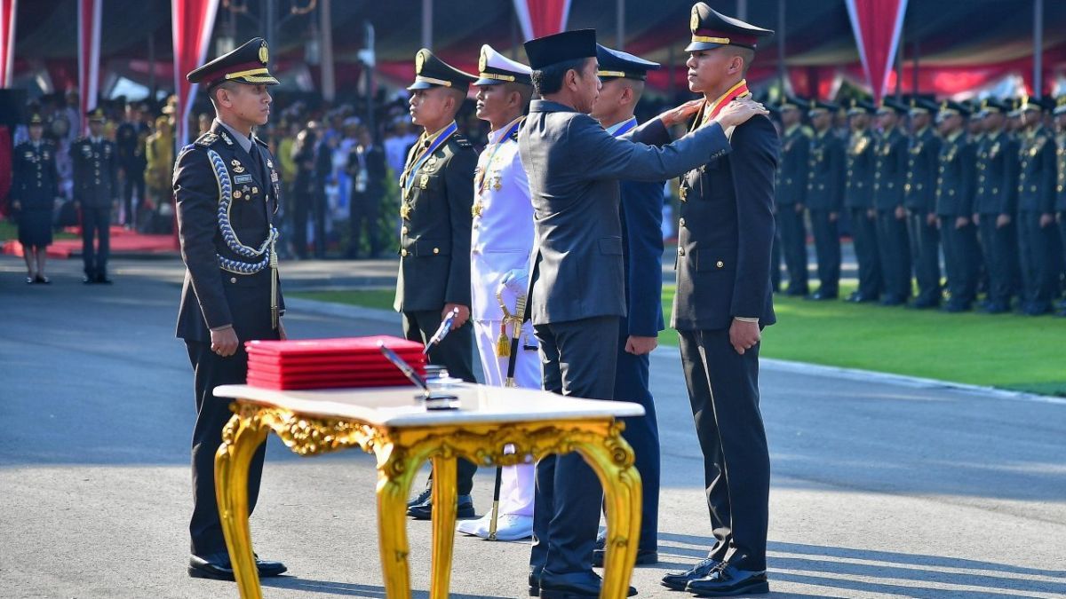 VIDEO: Ipda Theodore Gomgom Peraih Adhi Makayasa Ditempatkan di Brimob Polri