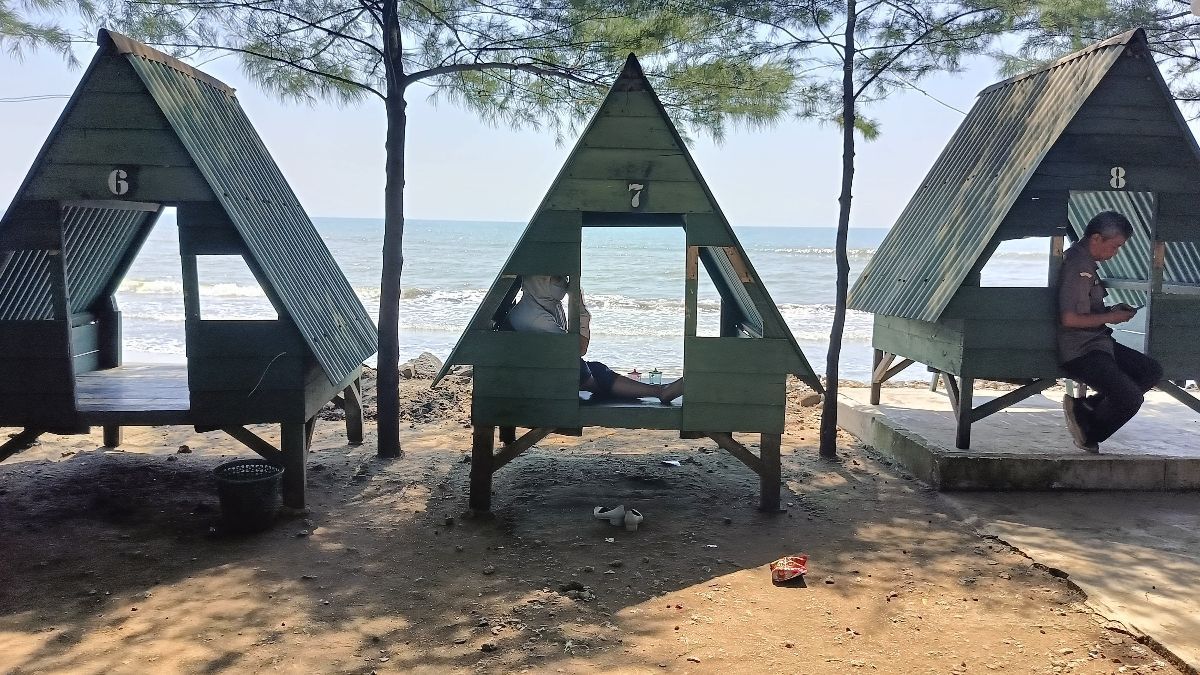 Viral Sejoli Mesum di Pantai Sigandu, Satpol PP Batang Larang Gazebo Tertutup