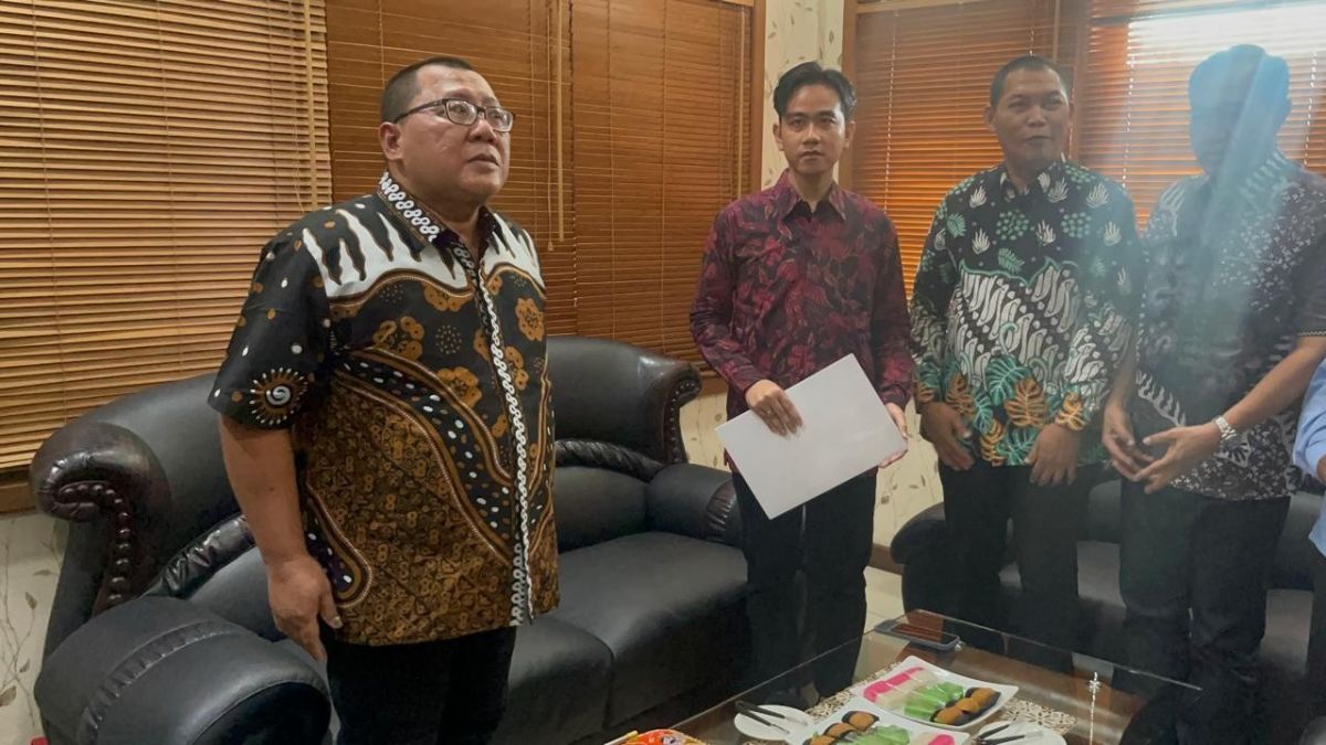 VIDEO: Gibran Kembali Dihujani Interupsi Tajam Fraksi PDIP di DPRD Solo saat Resmi Mundur