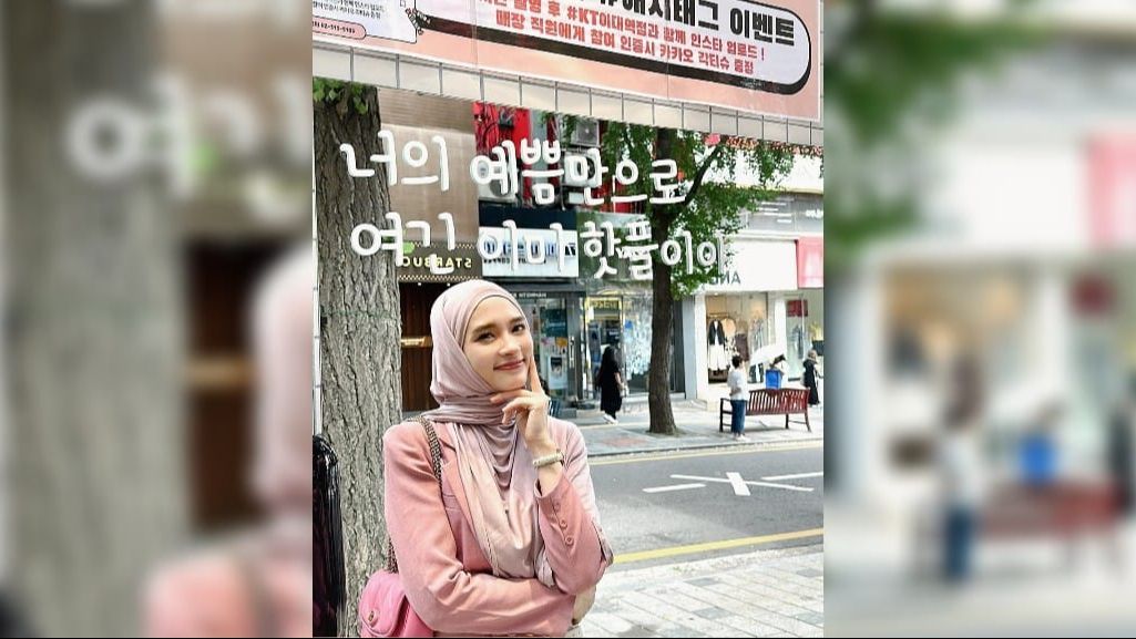 8 Momen Keseruan Inara Rusli Jalan-jalan di Korea Selatan, Netizen 'Cantiknya Sudah Seperti Orang Korea Gak Perlu Oplas'