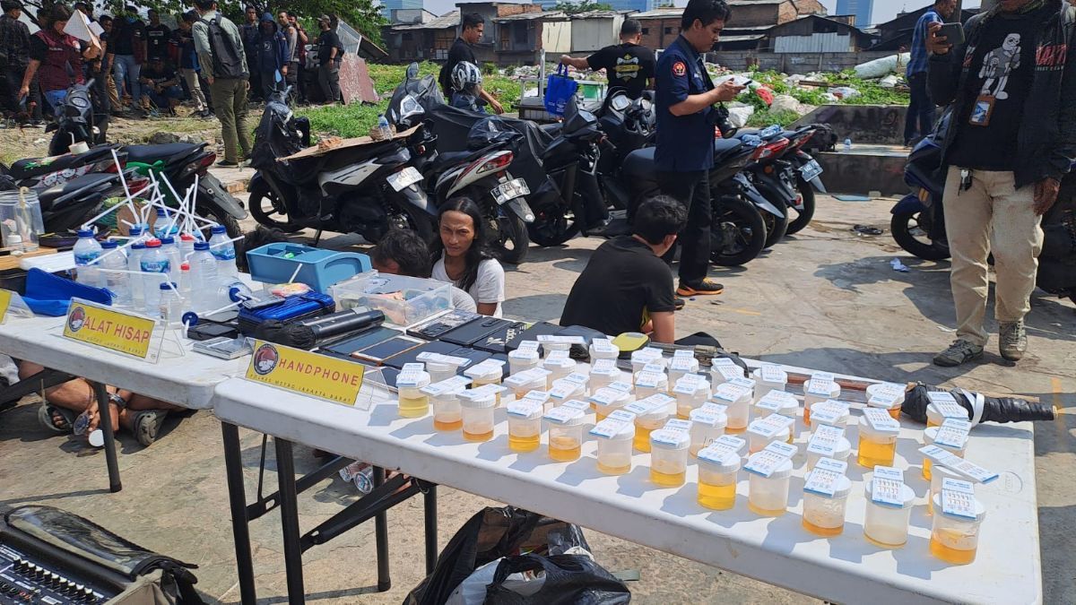 Kampung Boncos Jakbar Kembali Digerebek, 42 dari 46 Orang yang Diamankan Positif Narkoba