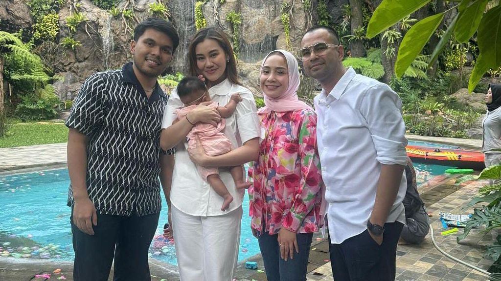 Potret Aaliyah Massaid Gendong Baby Lily, Ngaku Ingin Segera Miliki Momongan Usai Menikah dengan Thariq Halilintar