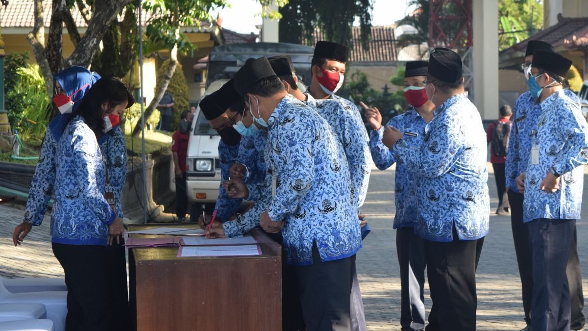 Kebijakan Pembersihan Guru Honoror Ganggu Sistem Pembelajaran di Sekolah