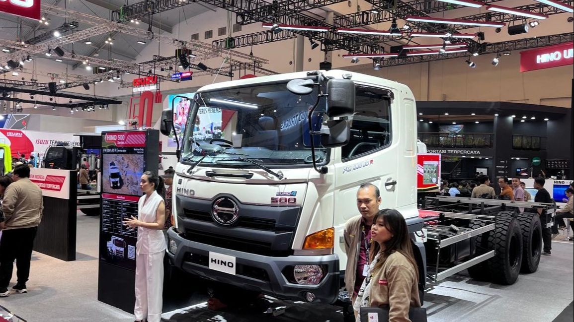 Hino Motors Luncurkan Dua Truk Baru di GIIAS 2024