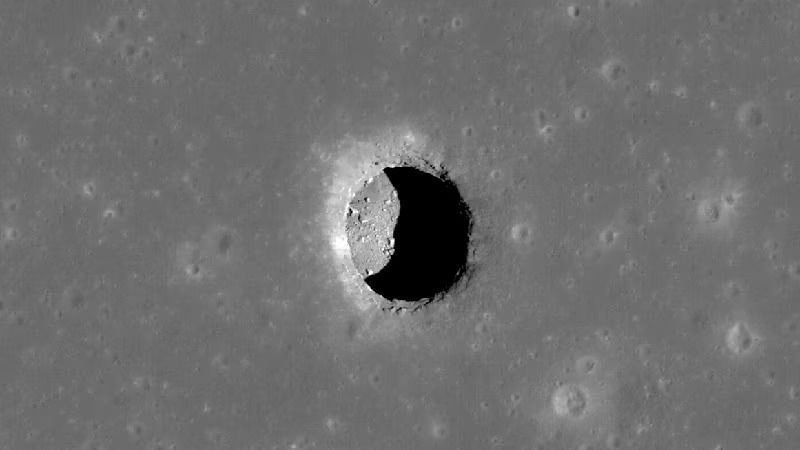 Ilmuwan Temukan Gua di Bulan, Diklaim Layak Jadi Tempat Tinggal Manusia