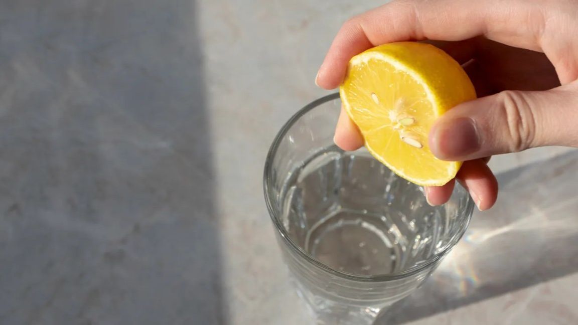 9 Manfaat Minum Perasan Lemon untuk Kesehatan, Bantu Detoksifikasi Tubuh