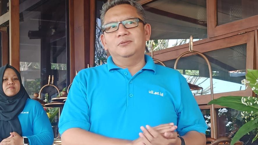 Lakukan Gerakan Kultural Desakralisasi Jabatan Profesor, Begini Sosok Rektor UII Fathul Wahid