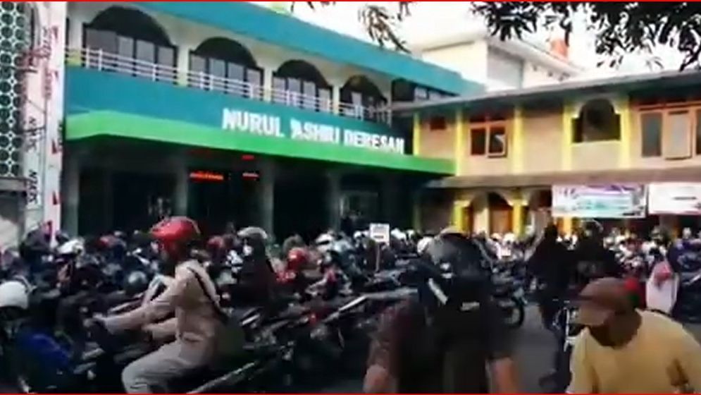 Harga Lagi Anjlok, Masjid di Sleman Ini Borong Sayur dengan Harga Layak untuk Dibagikan ke Warga Sekitar