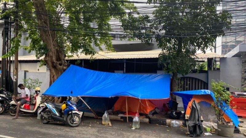 Pengungsi Luar Negeri Bangun Tenda Depan Kantor UNHCR Kuningan, Kemenlu Sebut Langgar Aturan