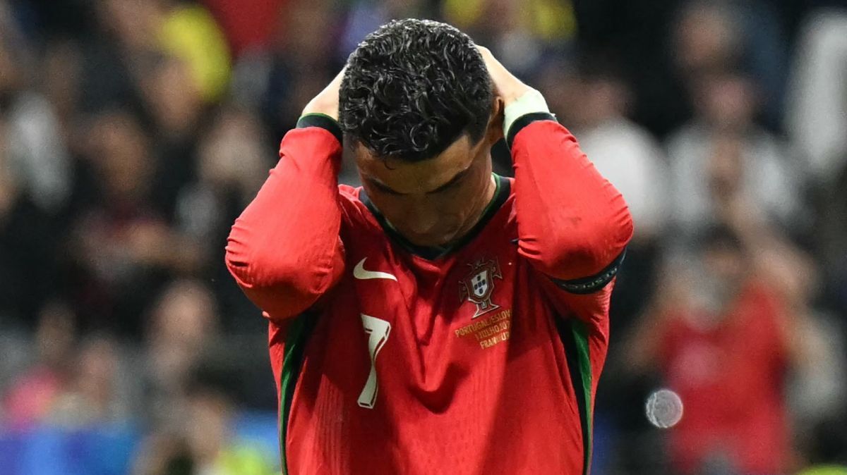 FOTO: Momen Cristiano Ronaldo Gagal Penalti Sampai Nangis Tersedu-sedu Saat Portugal vs Slovenia di Euro 2024