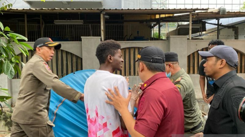 Pengungsi Bangun Tenda Depan Kantor UNHCR Ditertibkan, Kini Ditampung di Ditjen Imigrasi