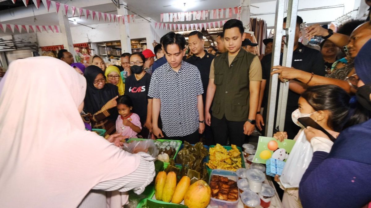 Jelang Pilkada, Gibran Ajak Bupati Kendal Dico Blusukan Keliling Semarang