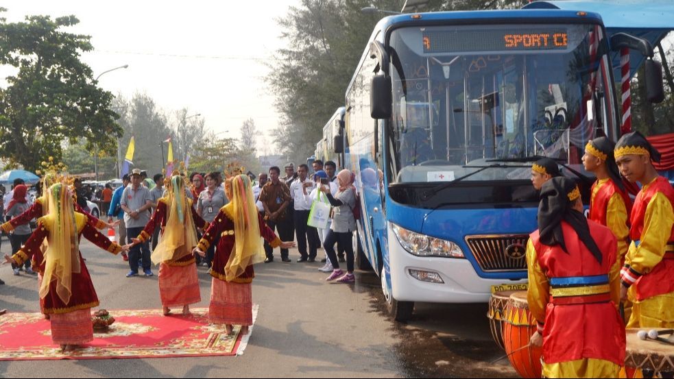 11 Potret Bus Kota Jakarta Zaman Dulu yang Klasik dan Berkesan.