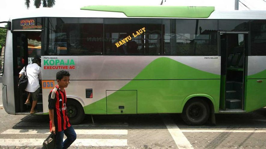 Tidak tanggung-tanggung, kegagahan bus kota low deck dimiliki oleh 4 karoseri Indonesia.