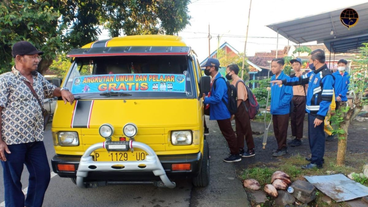 Telah Layani Ribuan Pelajar, Pemkab Banyuwangi Kembali Luncurkan Angkutan Pelajar Gratis