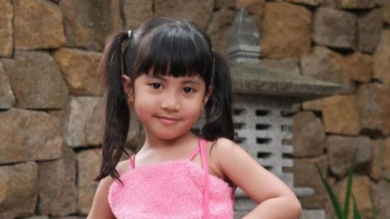 Disebut Mirip Rachel Vennya, 8 Foto Gemas Chava Tampil Serba Pink