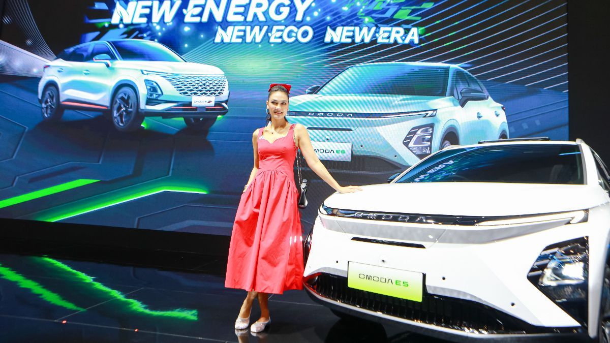 Tidak Puas Cuma Punya Satu SUV Chery, Artis Luna Maya Boyong Omoda E5