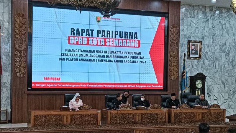 Pasca Kantornya Digeledah KPK, Wali Kota Semarang Muncul Hadiri Rapat Paripurna