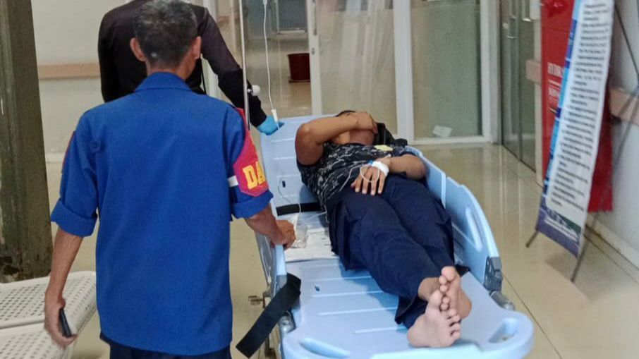 King Kobra Patuk Petugas Damkar di Garut, Korban Diserang saat Melakban Mulut Ular