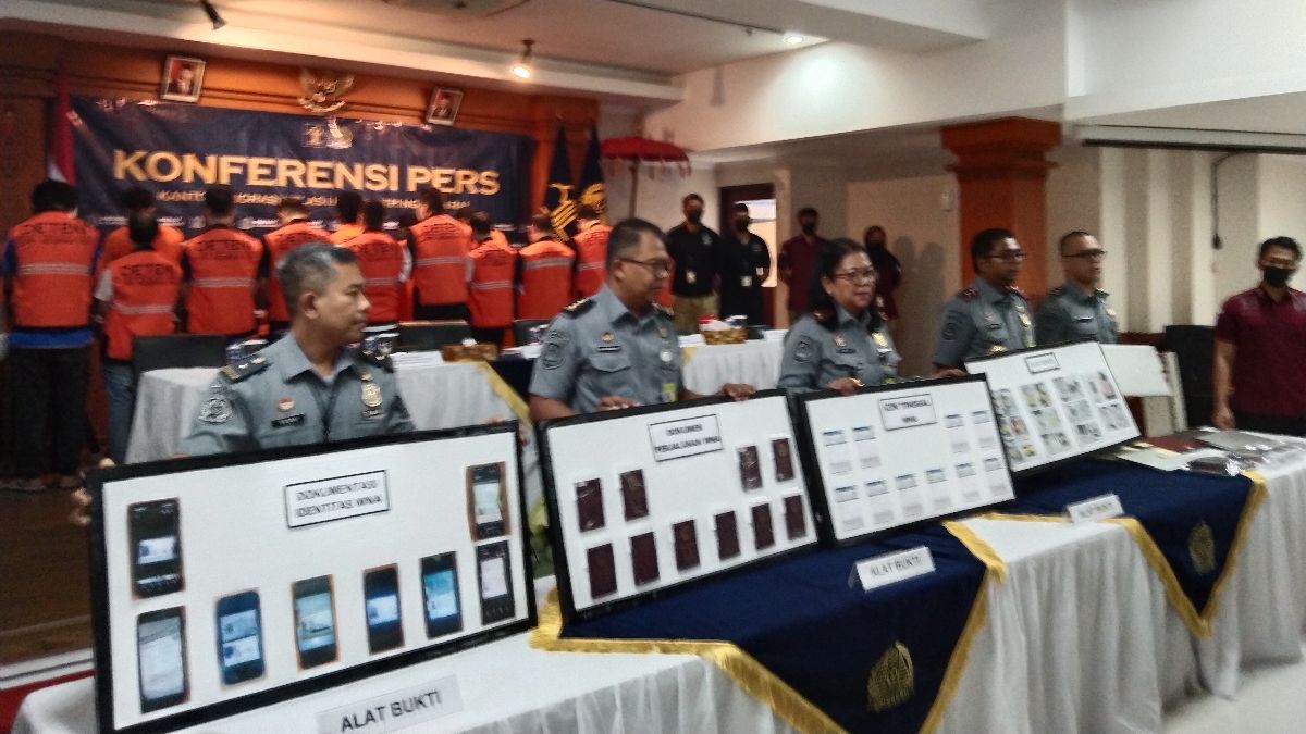 Pakai Visa Bisnis ke Bali, 10 WN China Malah Jualan Token Listrik hingga Pulsa Secara Ilegal