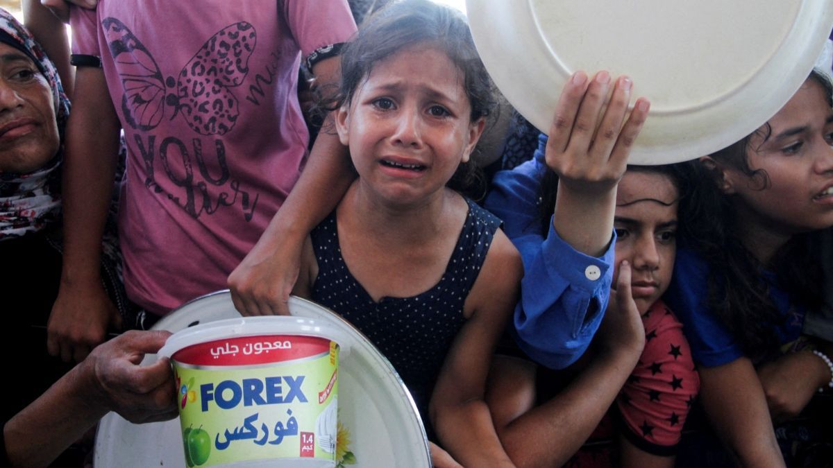 FOTO: Tangis dan Jeritan Anak-Anak Palestina di Gaza Berebut Antre Makanan di Dapur Amal