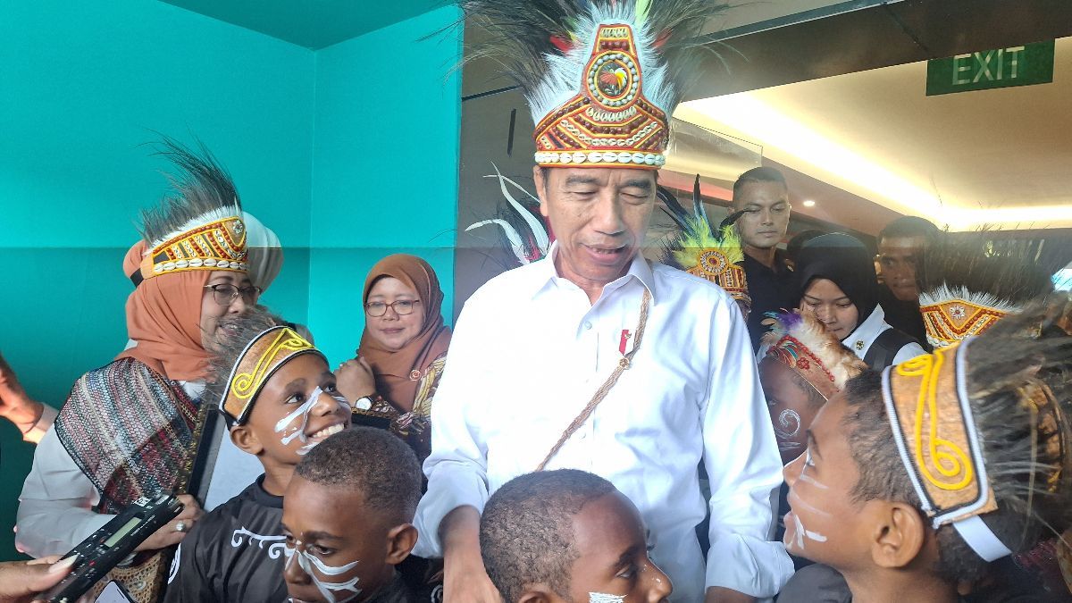 VIDEO: Momen Jokowi Diserbu Penonton Cilik, Paspampres Sampai Kaget Langsung Berdiri