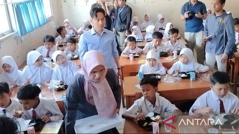 Gibran Janji Anggaran Seporsi Makan Bergizi Tak Akan Rp7.500: Buat Generasi Penerus Tidak Boleh Pelit