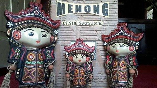 Mengenal Menong, Suvenir Unik Berwujud Boneka Perempuan dari Purwakarta