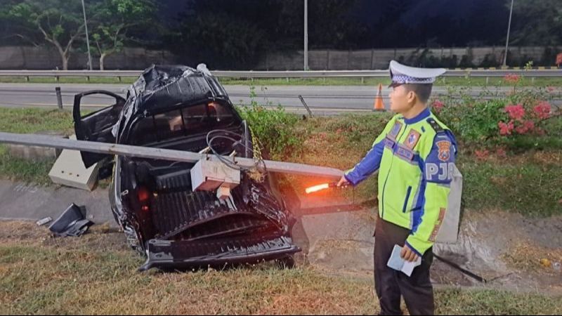 Dua Mobil Bea Cukai Kecelakaan di Tol Jombang - Mojokerto, Begini Kondisinya