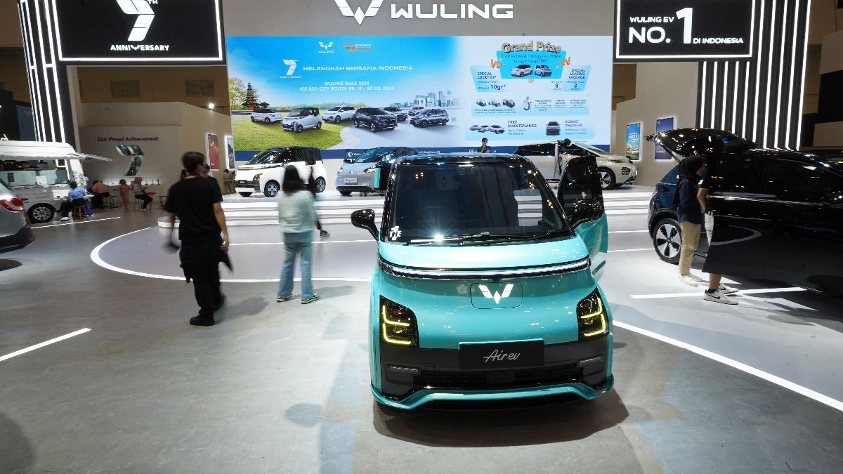 GIIAS 2024 perlihatkan Wuling Air EV dengan penampilan yang berbeda.